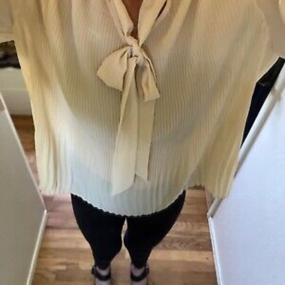 Nannette Lepore blouse cream colored with Neck tie Sz M NWT - Picture 5 of 9
